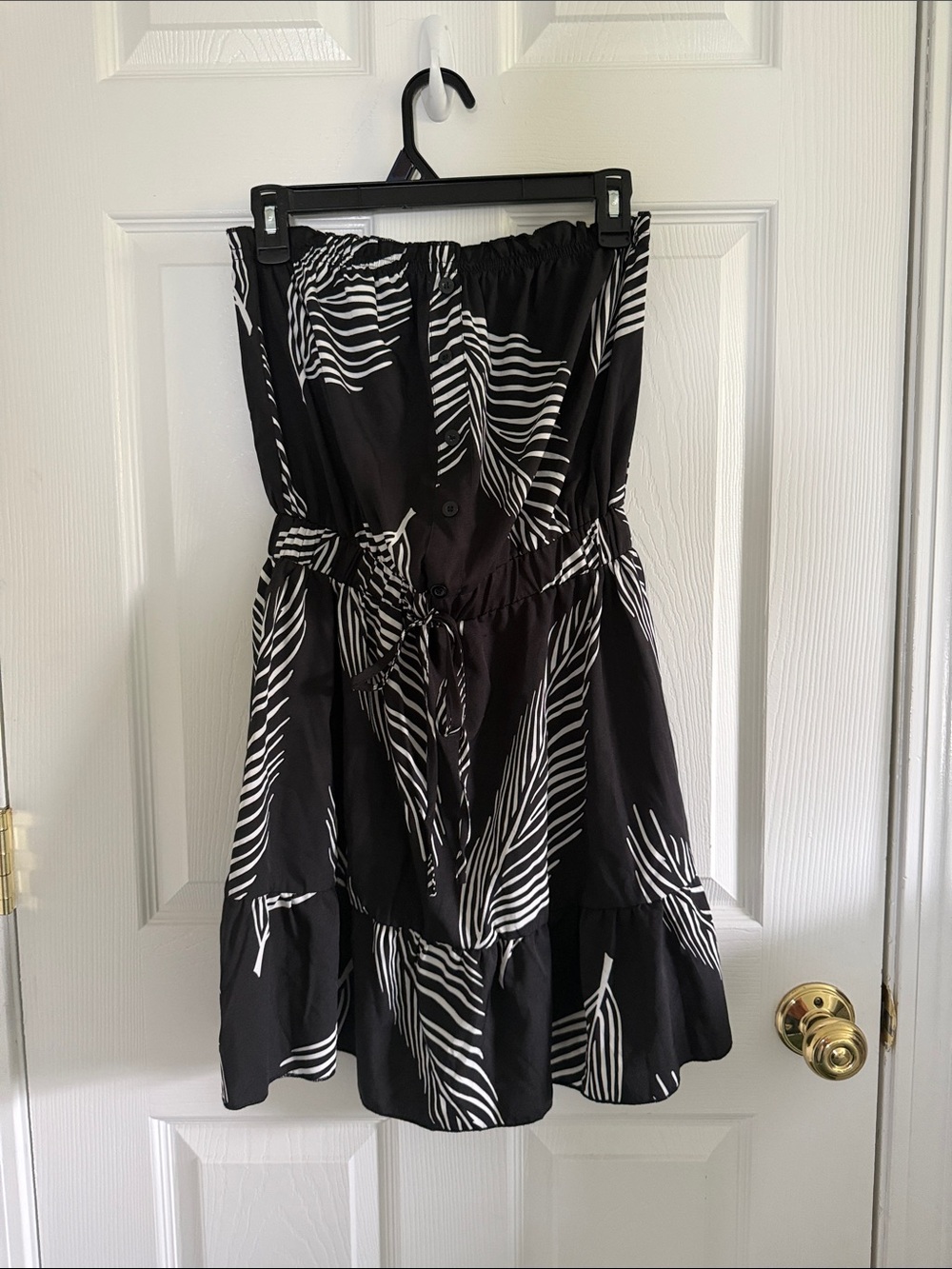 SHEIN Black & White Strapless Leaf Print Dress